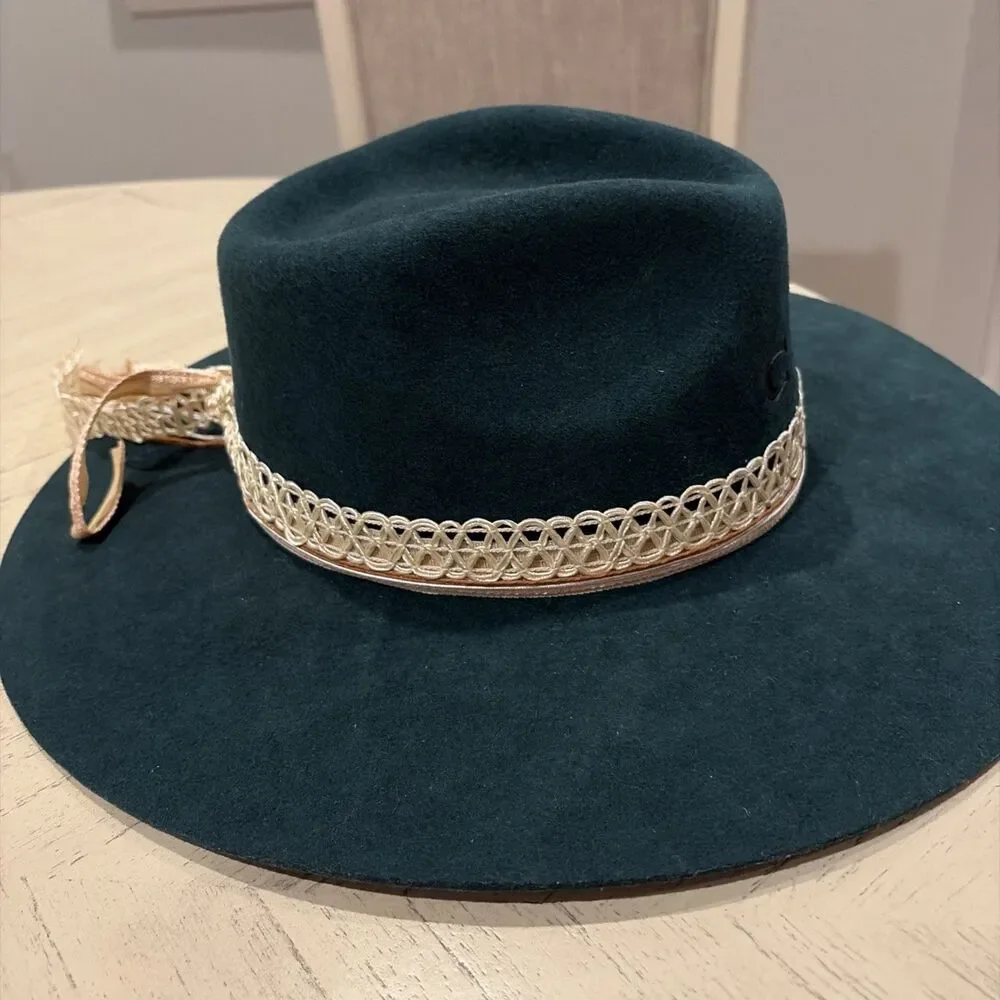 Charlie 1 Horse Dark Green Felt UNISEX  Wool Hat Size Medium